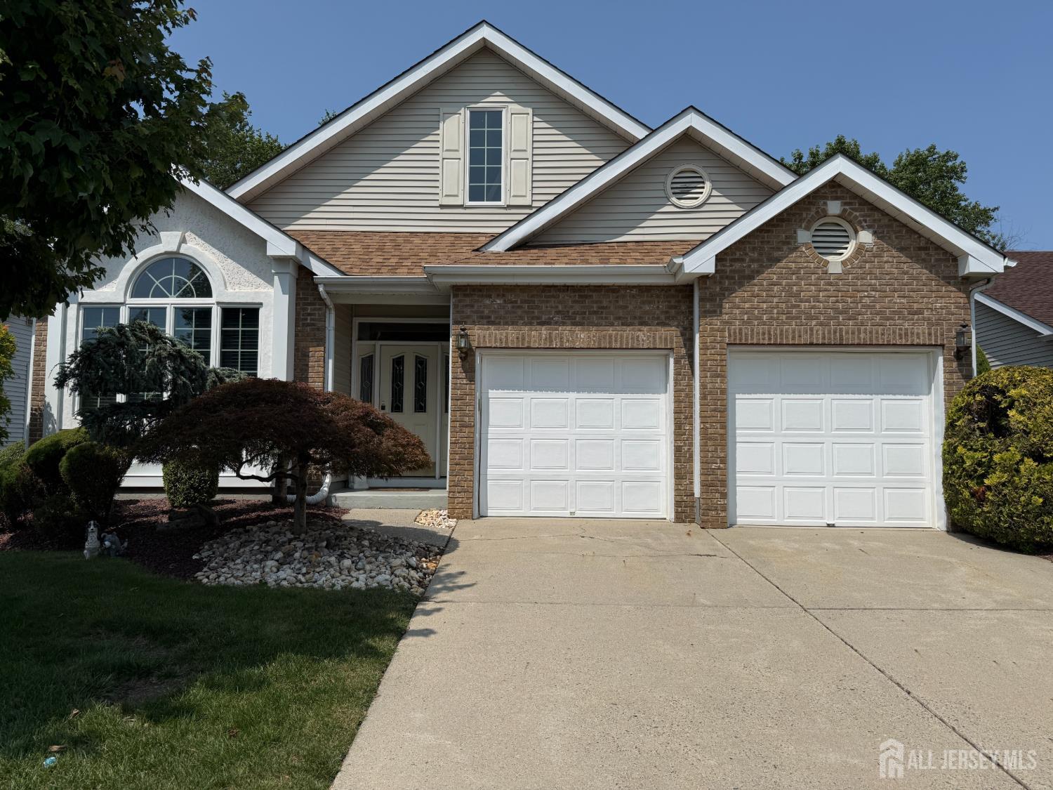 8 Wakefield Court Monroe NJ 08831