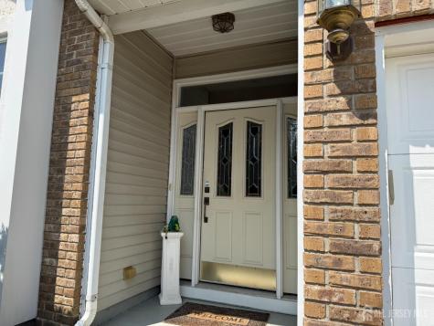 8 Wakefield Court Monroe NJ 08831