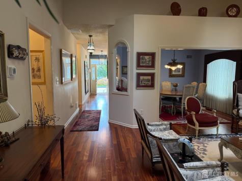 8 Wakefield Court Monroe NJ 08831