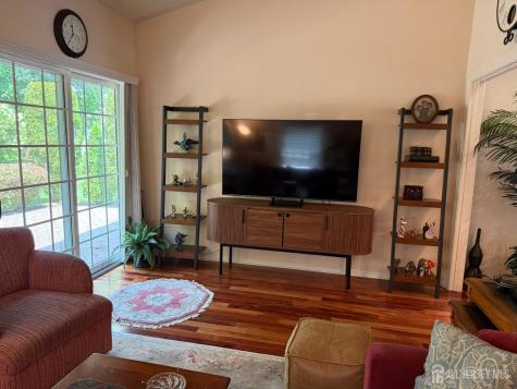 8 Wakefield Court Monroe NJ 08831