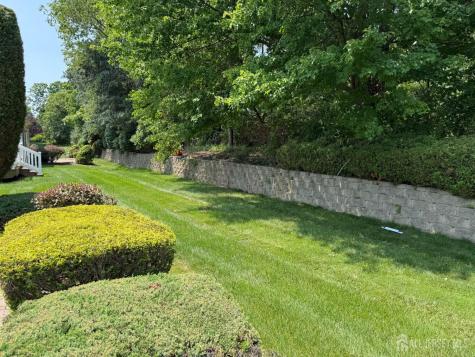 8 Wakefield Court Monroe NJ 08831