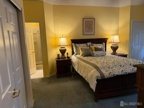 8 Wakefield Court Monroe NJ 08831