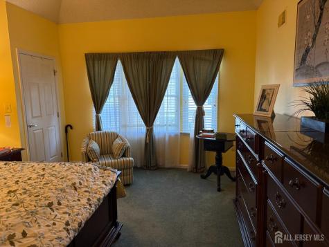8 Wakefield Court Monroe NJ 08831