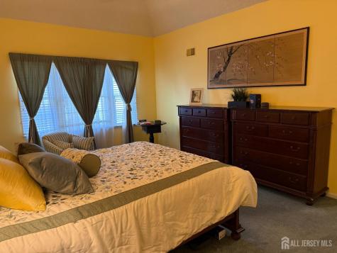 8 Wakefield Court Monroe NJ 08831
