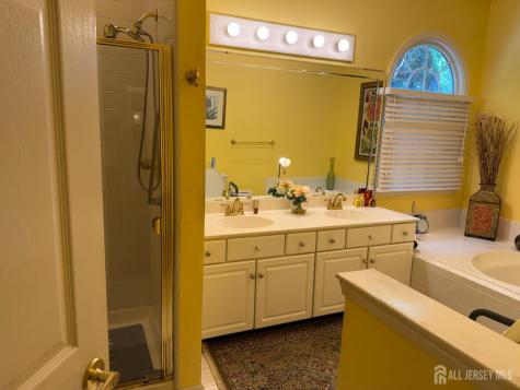 8 Wakefield Court Monroe NJ 08831