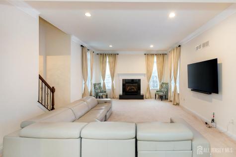 10 Raker Court Hillsborough NJ 08844