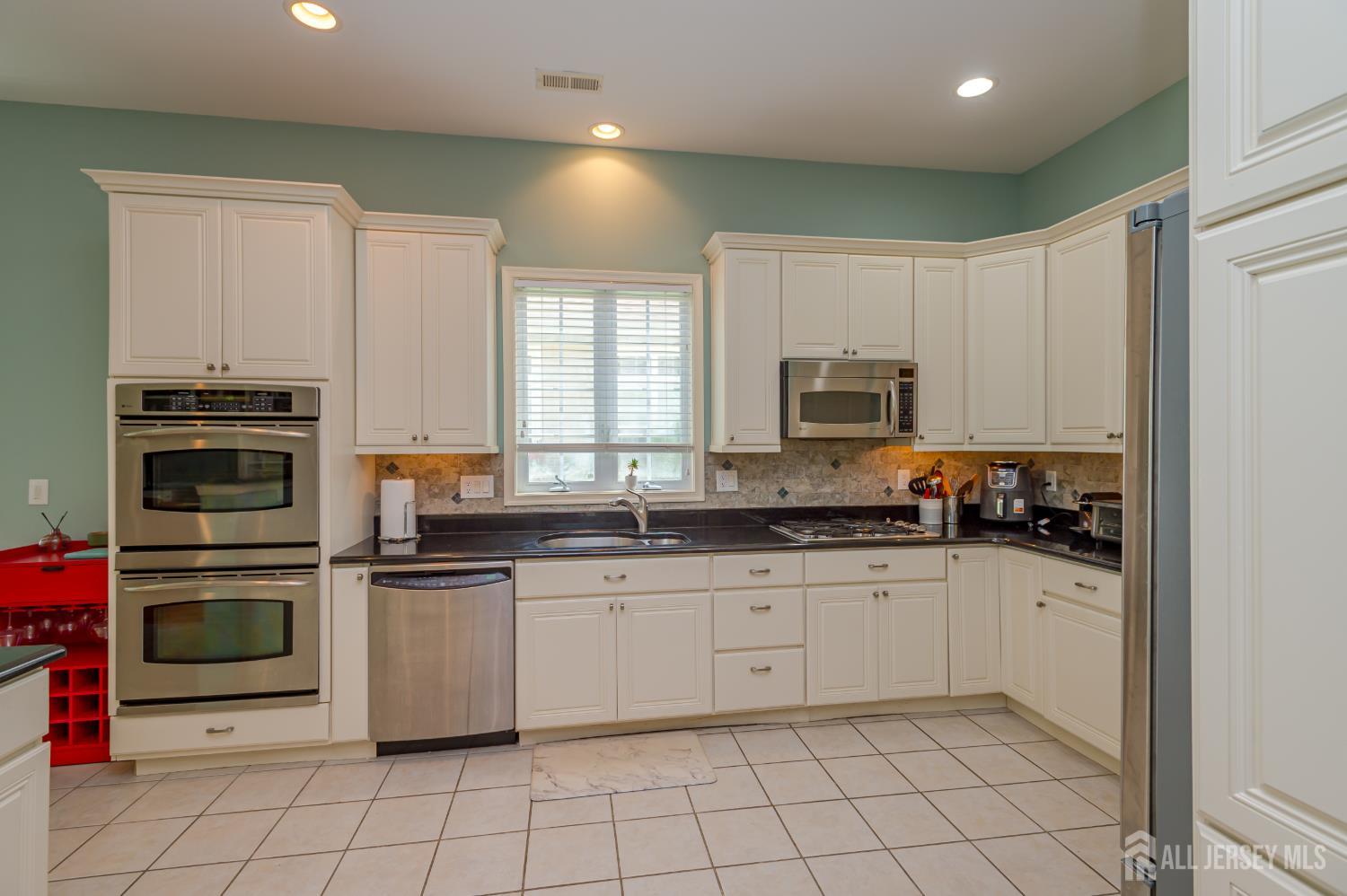 9 Monarch Road Monroe NJ 08831