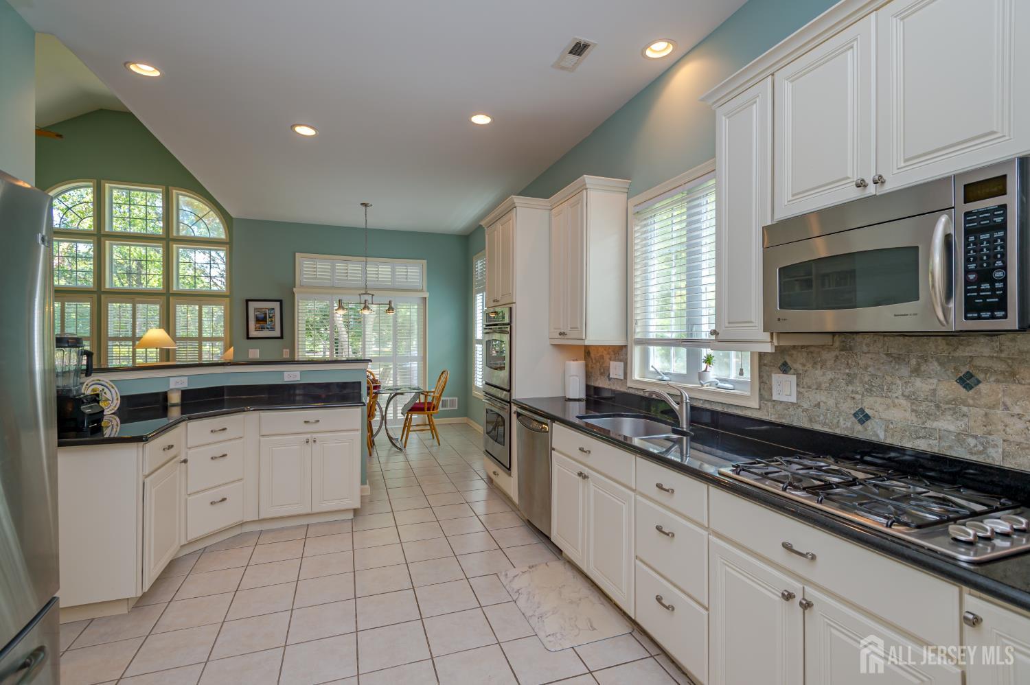 9 Monarch Road Monroe NJ 08831