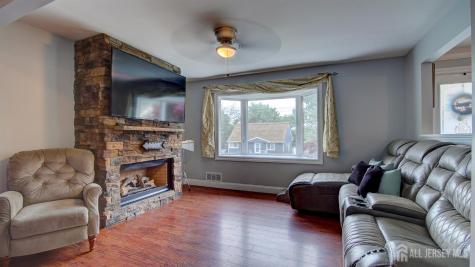 39 Joyce Place Sayreville NJ 08859