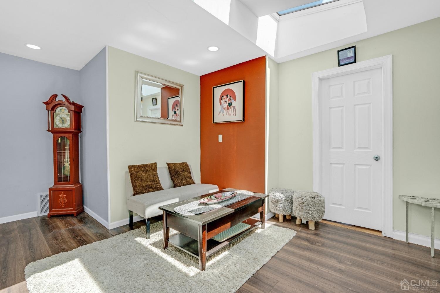 19 Kiva Street Iselin NJ 08830
