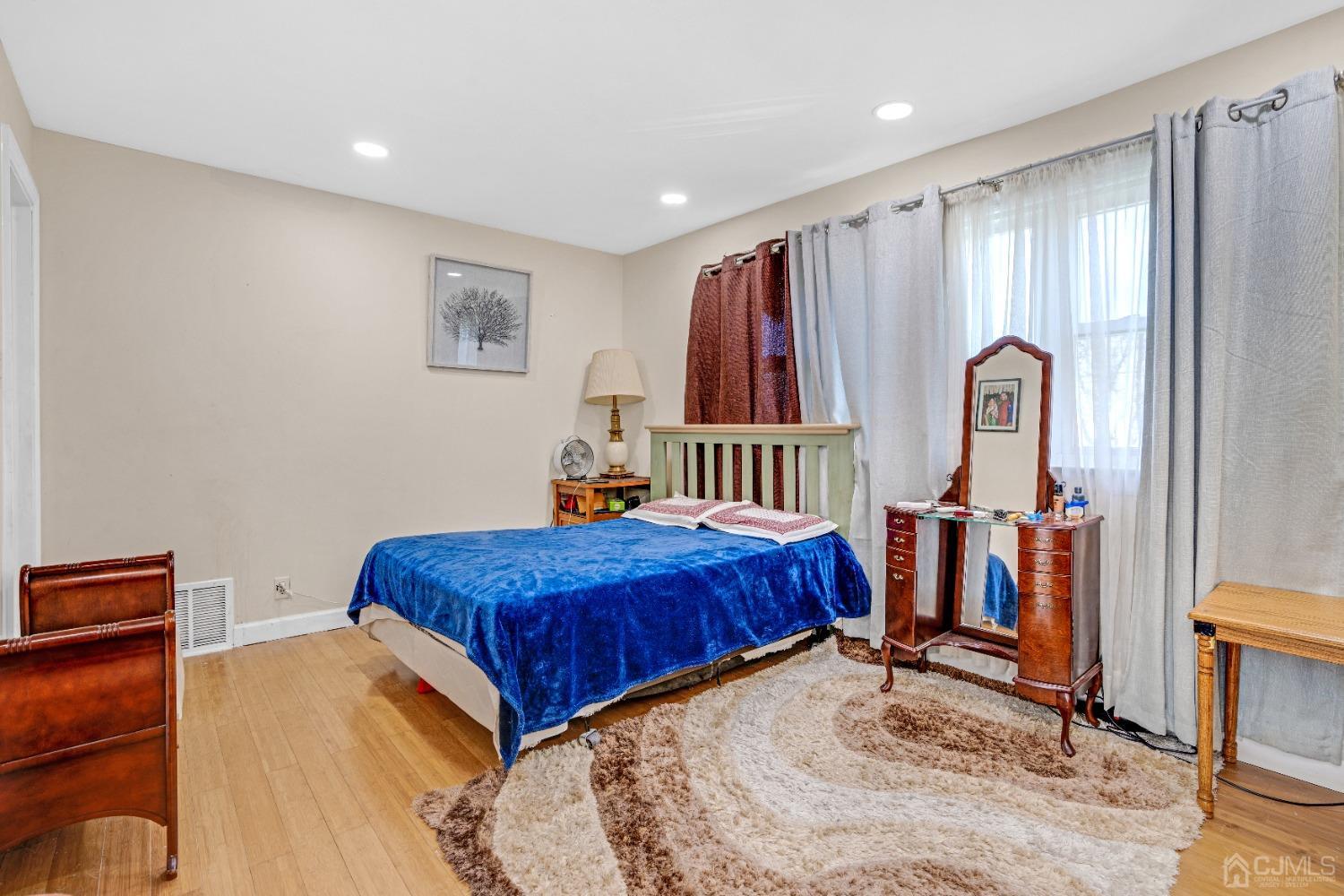 19 Kiva Street Iselin NJ 08830