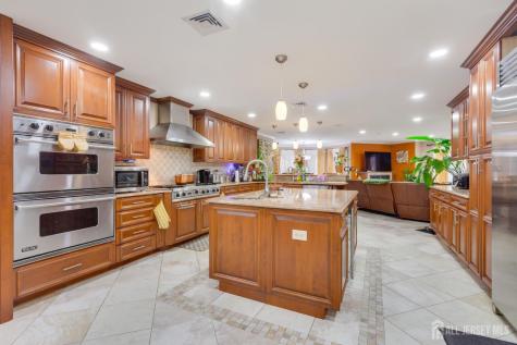 6 Milton Avenue East Brunswick NJ 08816
