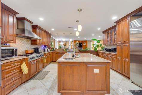 6 Milton Avenue East Brunswick NJ 08816