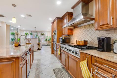 6 Milton Avenue East Brunswick NJ 08816