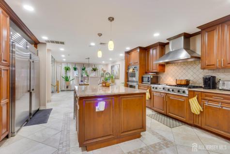 6 Milton Avenue East Brunswick NJ 08816