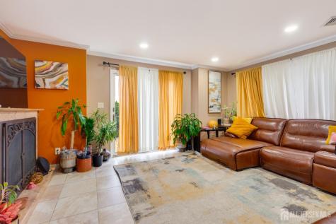6 Milton Avenue East Brunswick NJ 08816
