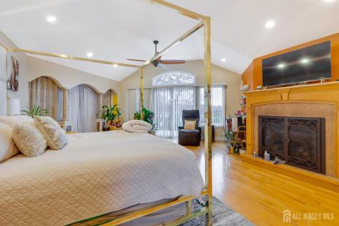6 Milton Avenue East Brunswick NJ 08816