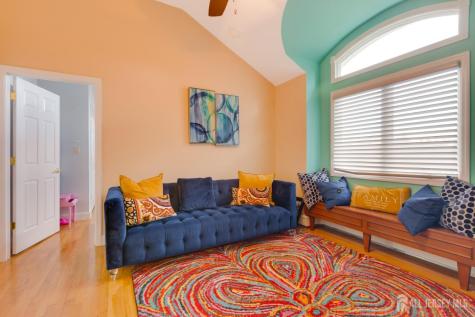 6 Milton Avenue East Brunswick NJ 08816