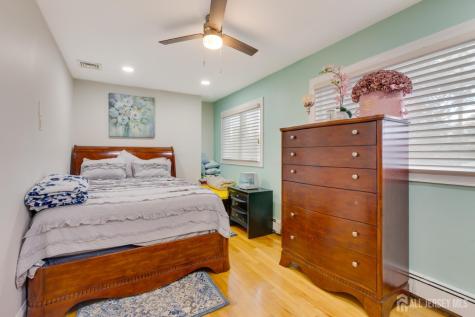6 Milton Avenue East Brunswick NJ 08816