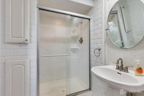 6 Milton Avenue East Brunswick NJ 08816