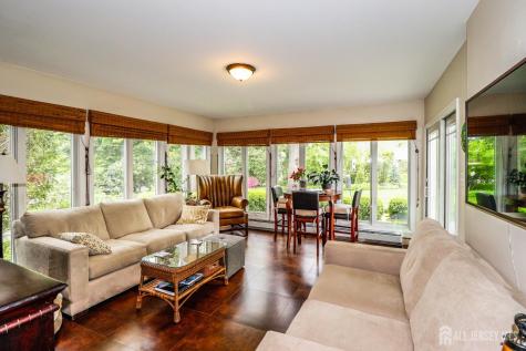 7 Crest Road New Brunswick NJ 08901