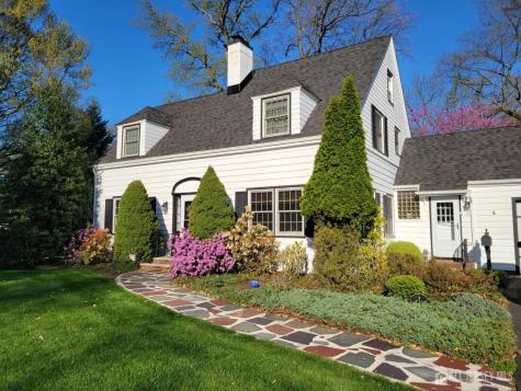 7 Crest Road New Brunswick NJ 08901
