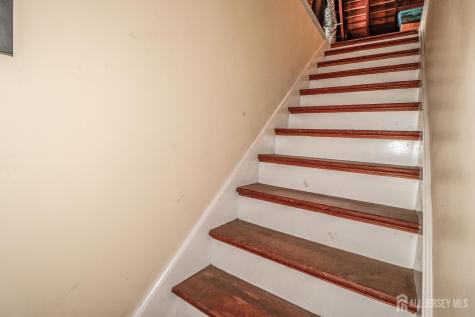 7 Crest Road New Brunswick NJ 08901
