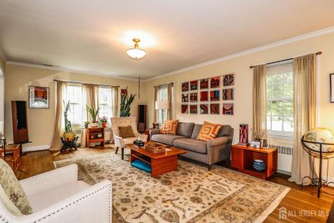 7 Crest Road New Brunswick NJ 08901
