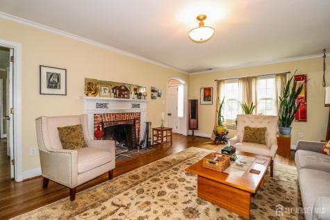 7 Crest Road New Brunswick NJ 08901