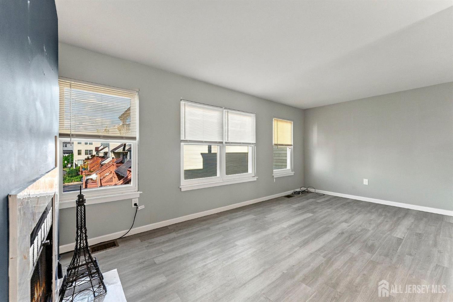129 Fulton Court New Brunswick NJ 08901