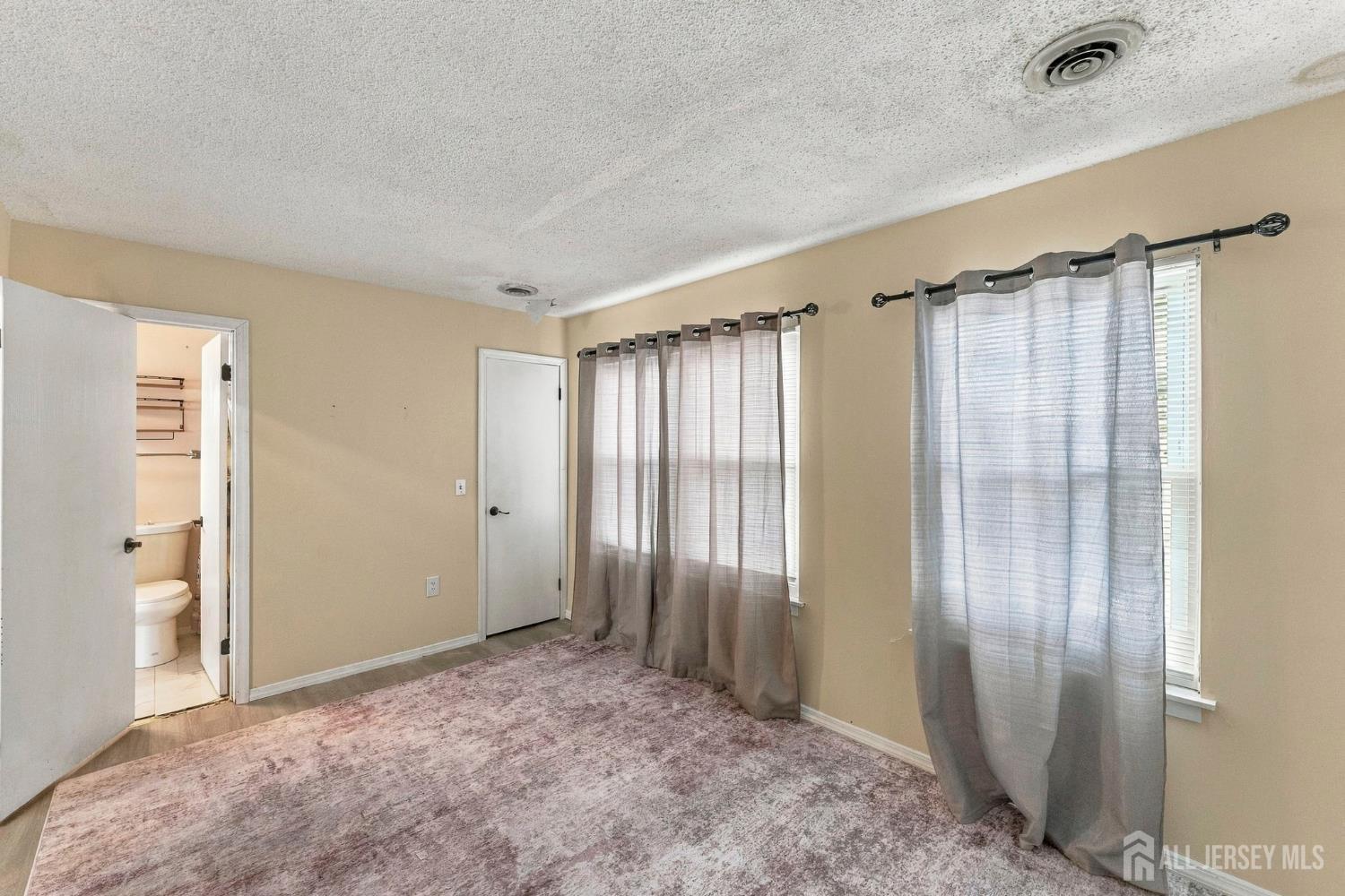 129 Fulton Court New Brunswick NJ 08901