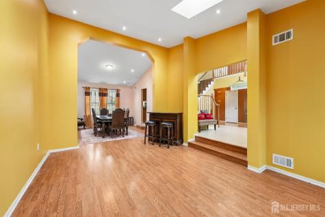 9 Chipwood Lane North Brunswick NJ 08902