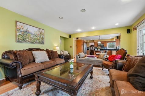 9 Chipwood Lane North Brunswick NJ 08902
