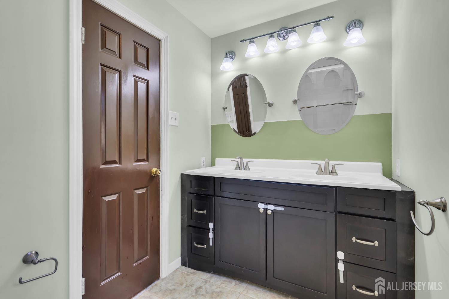 30 Hamilton Lane Plainsboro NJ 08536