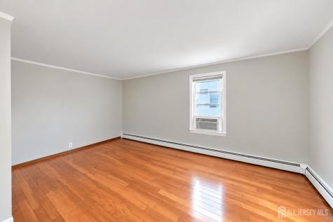 32 3 Street Fords NJ 08863
