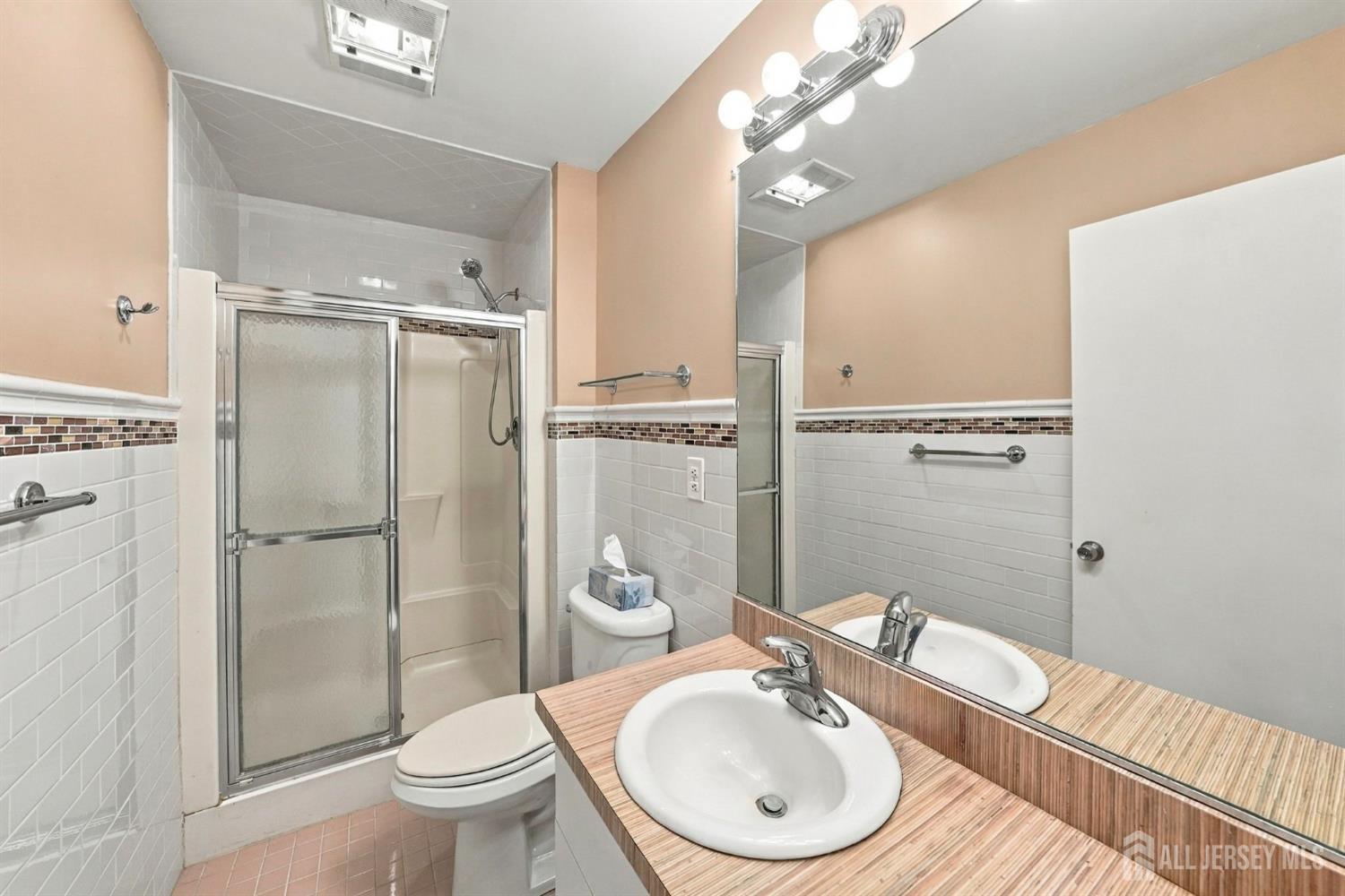 32 3 Street Fords NJ 08863