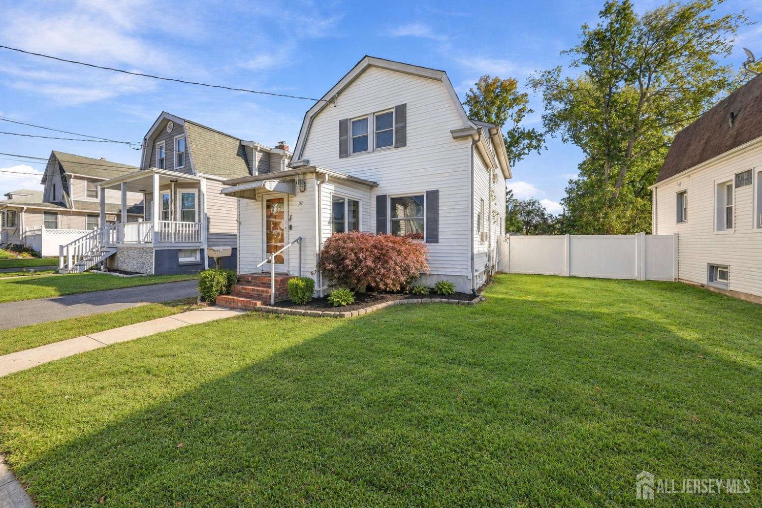 32 3 Street Fords NJ 08863
