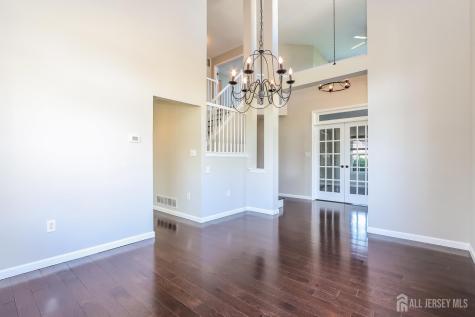 8 Pine Valley Lane Monroe NJ 08831