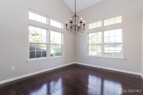 8 Pine Valley Lane Monroe NJ 08831