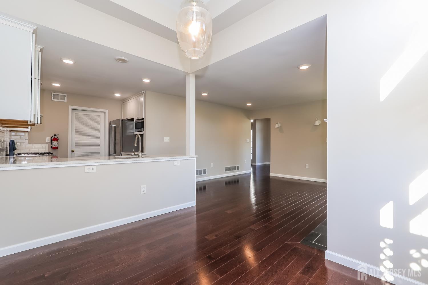 8 Pine Valley Lane Monroe NJ 08831