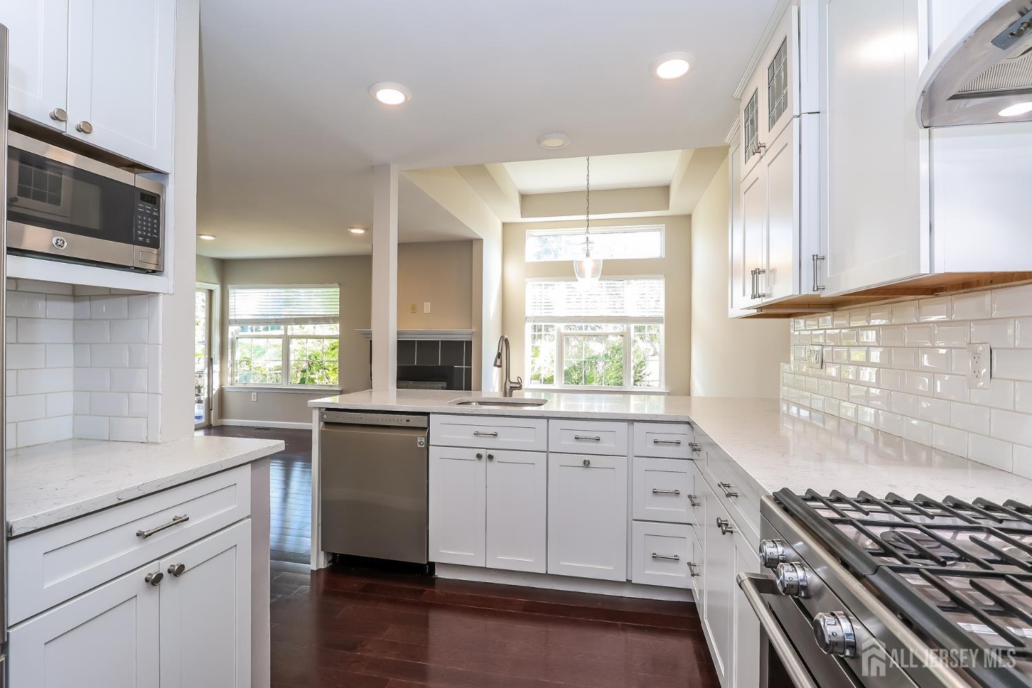 8 Pine Valley Lane Monroe NJ 08831