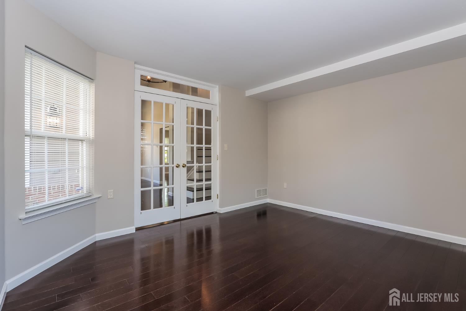 8 Pine Valley Lane Monroe NJ 08831