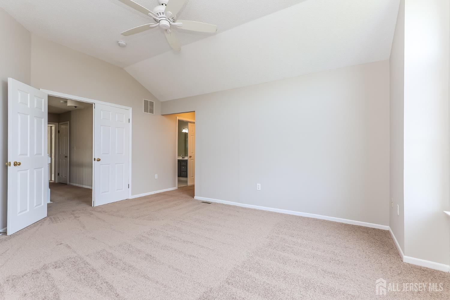 8 Pine Valley Lane Monroe NJ 08831