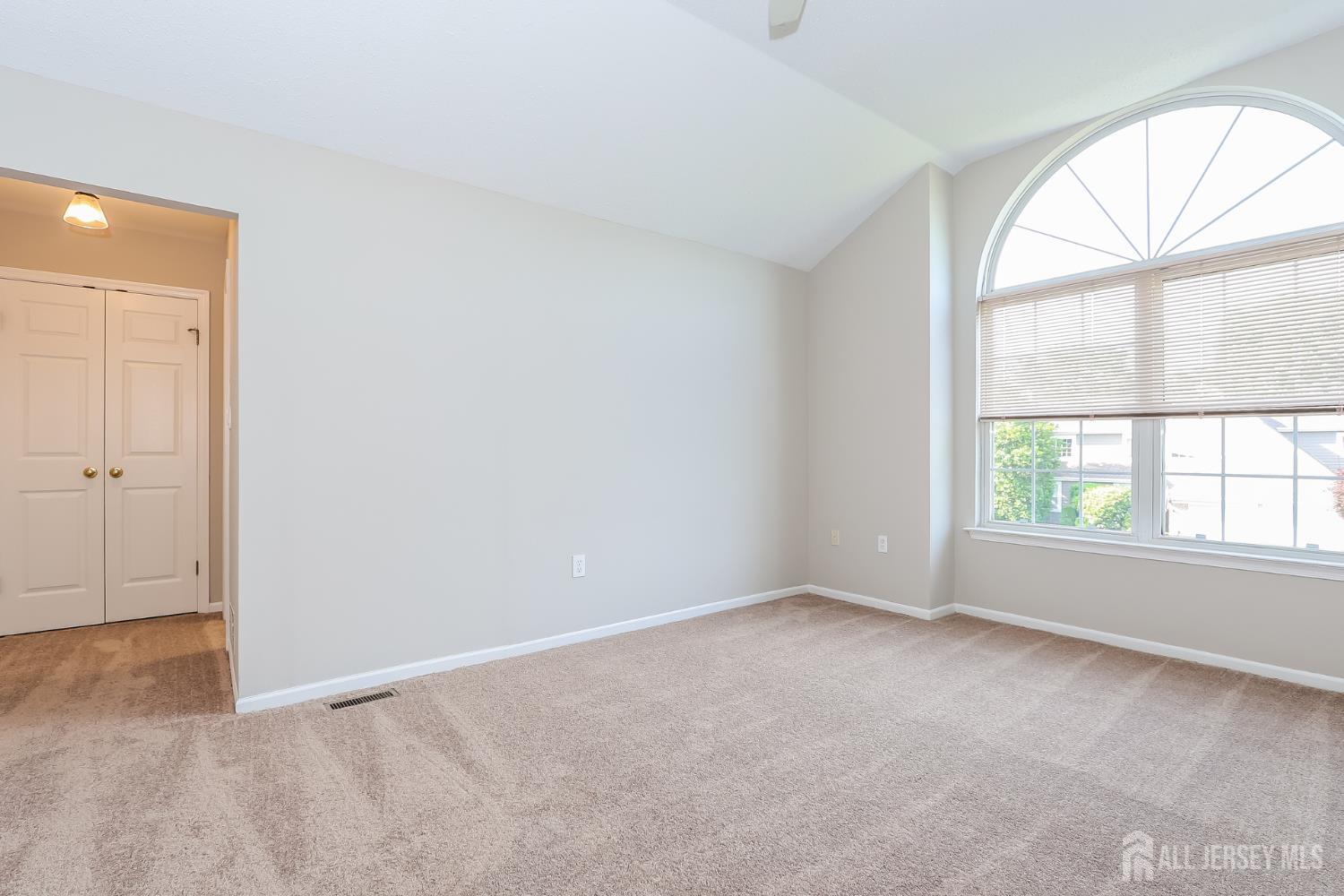 8 Pine Valley Lane Monroe NJ 08831