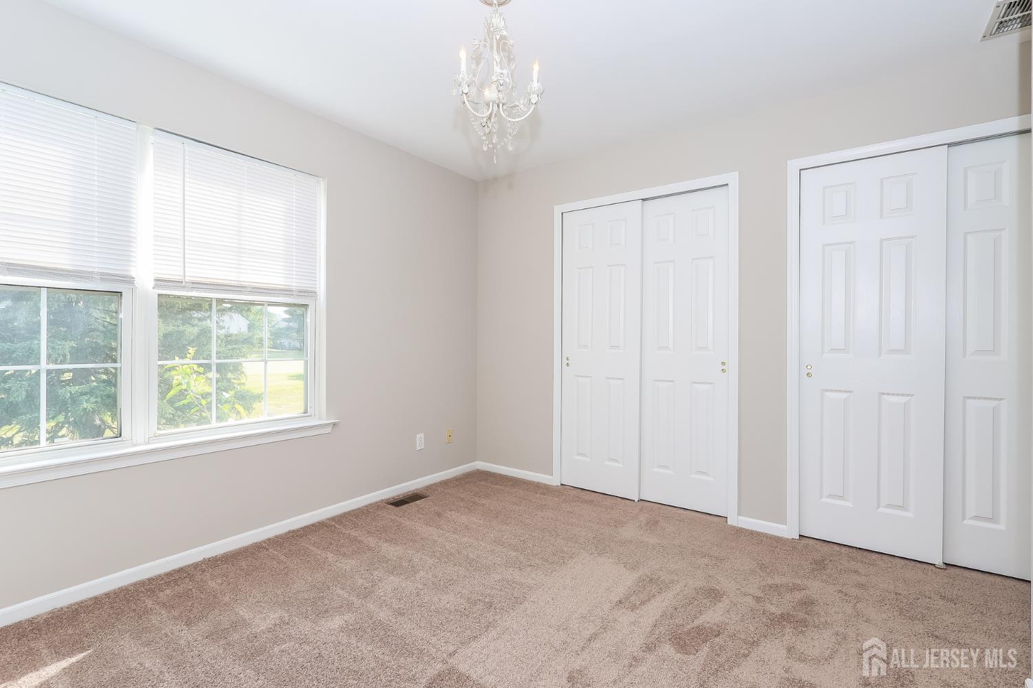 8 Pine Valley Lane Monroe NJ 08831