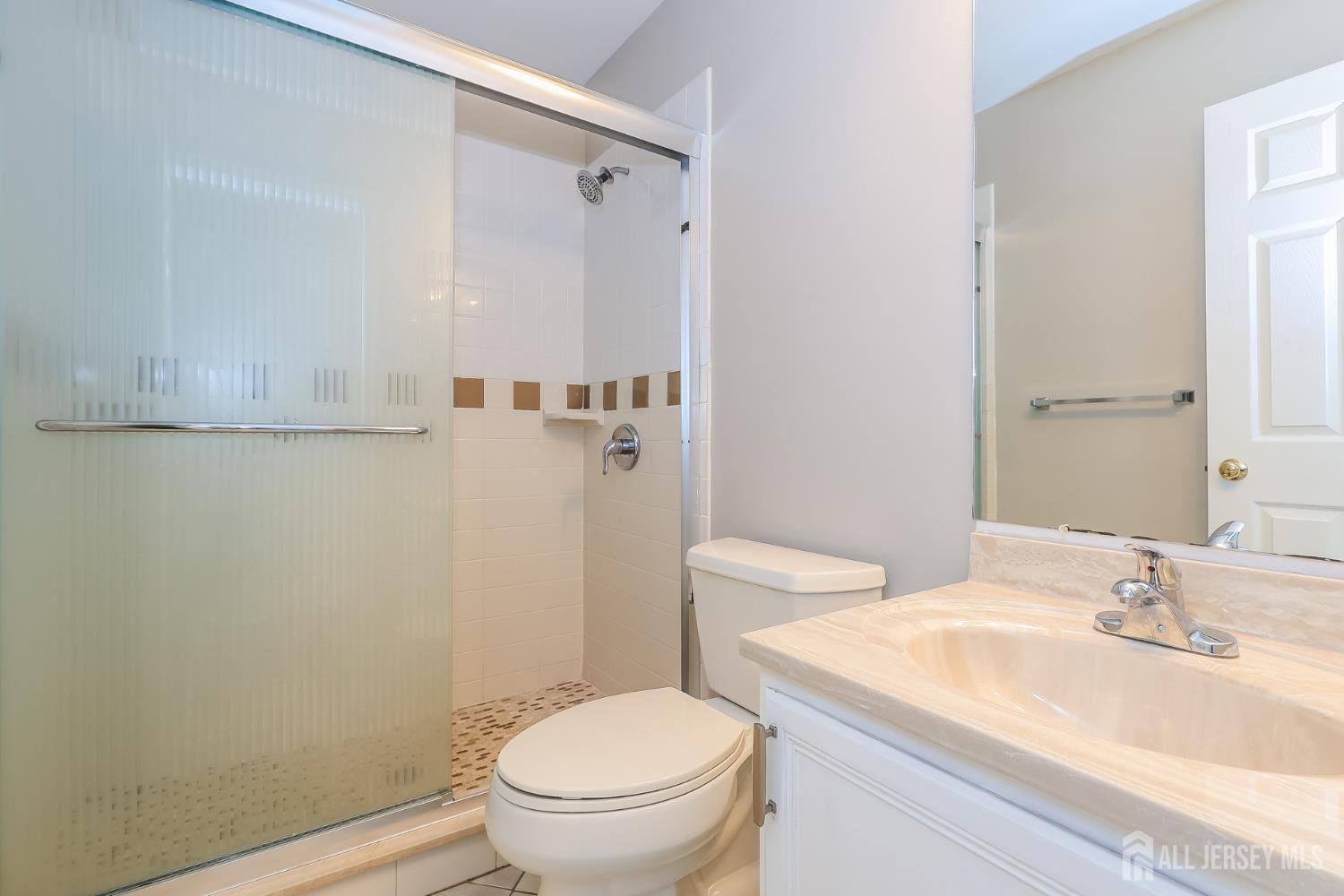 8 Pine Valley Lane Monroe NJ 08831
