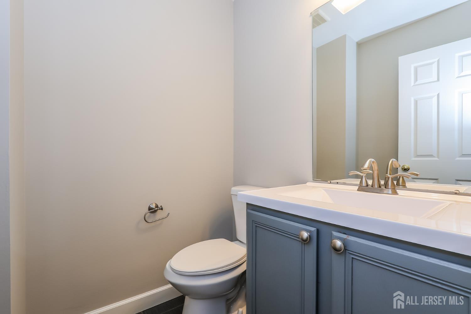 8 Pine Valley Lane Monroe NJ 08831