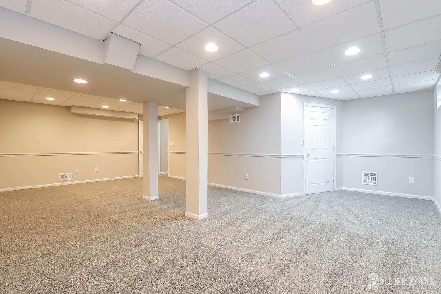 8 Pine Valley Lane Monroe NJ 08831