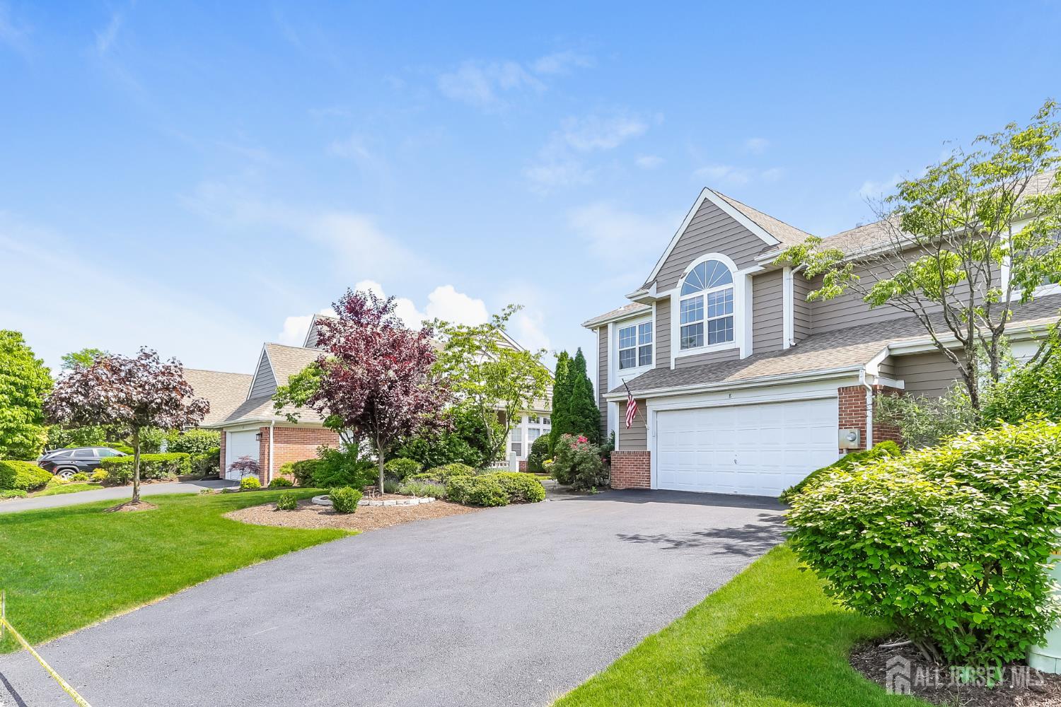 8 Pine Valley Lane Monroe NJ 08831