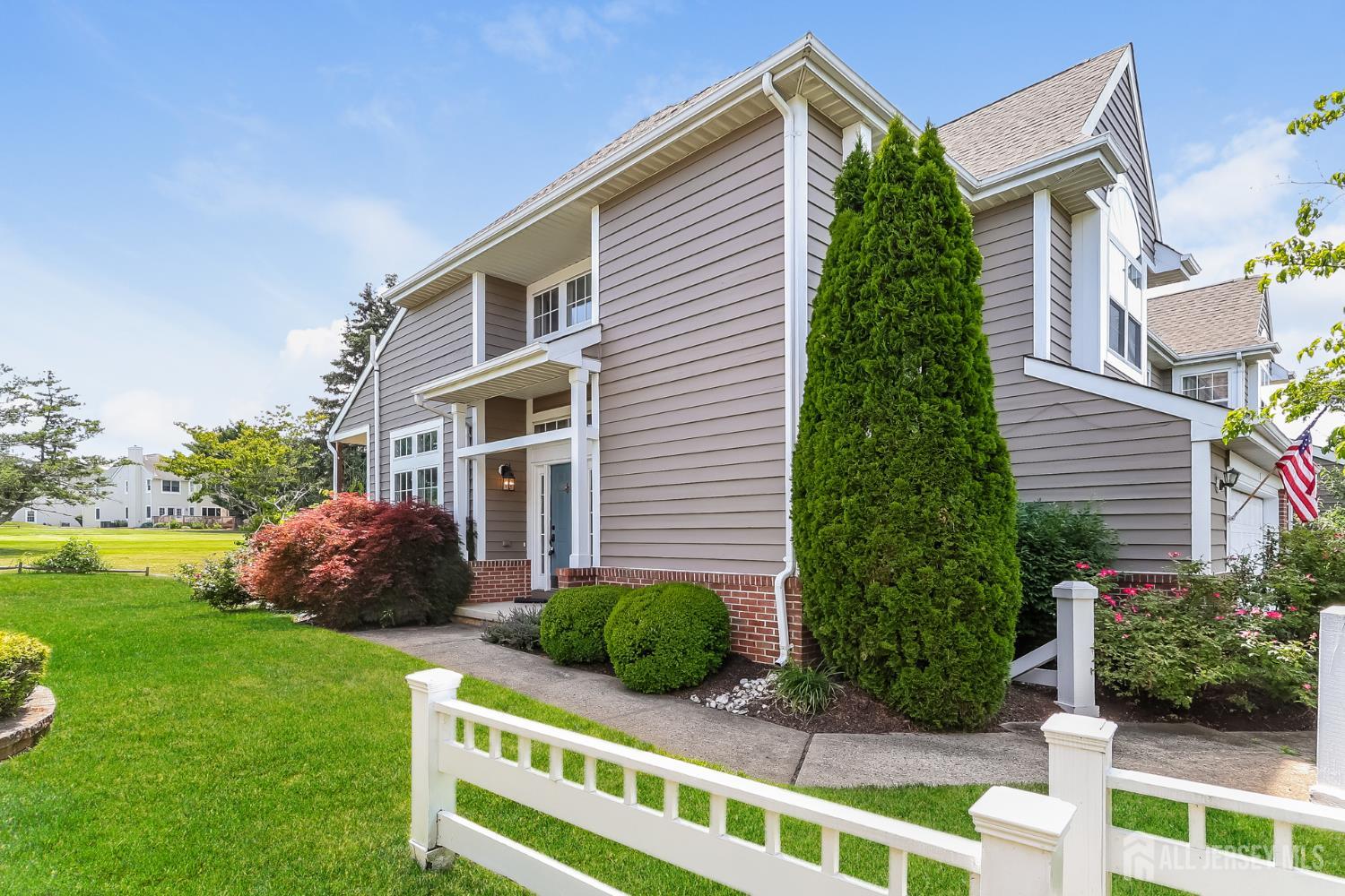 8 Pine Valley Lane Monroe NJ 08831